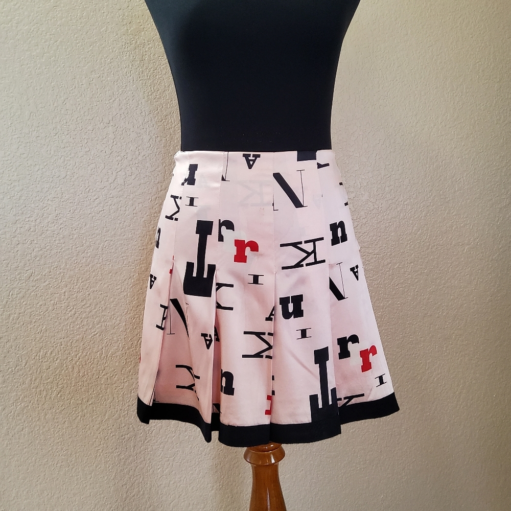 Trina Turk Silk Print Pleated Mini Skirt Size 2 Pink
